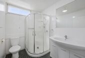 Vendor Relocating – Urgent Sale, 3 beds house on 434m2 section, Albany school zone, minutes to Albany Mall, motorway access, 118 Sunset Road, Unsworth Heights, Auckland