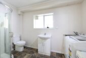 Vendor Relocating – Urgent Sale, 3 beds house on 434m2 section, Albany school zone, minutes to Albany Mall, motorway access, 118 Sunset Road, Unsworth Heights, Auckland