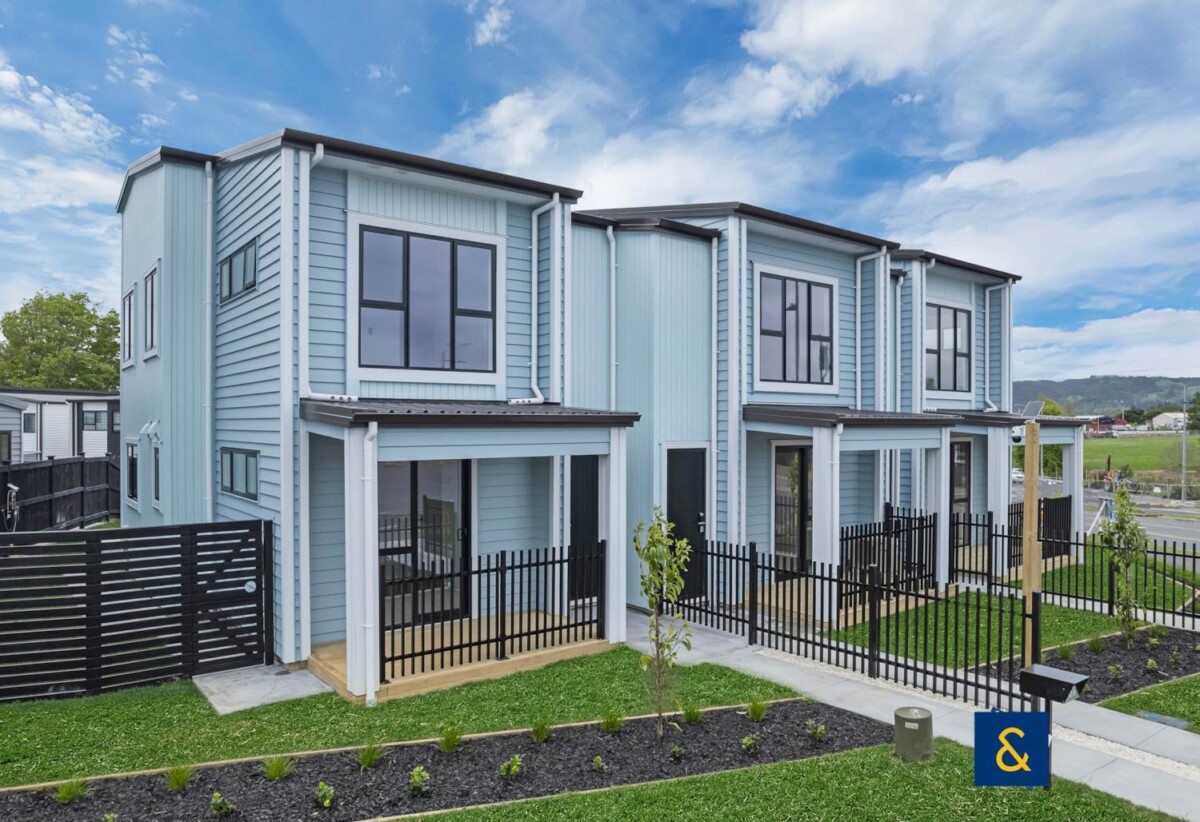 Vendor ready to deal, Brandnew 4 beds 2.5 baths home with car park, close to shops, schools, and motorway access, 135 Bremner Road, Karaka, Auckland