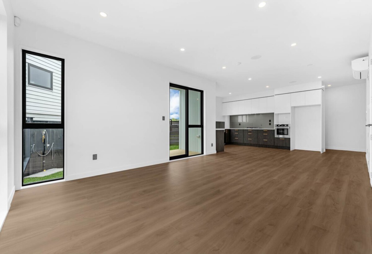 Vendor ready to deal, Brandnew 4 beds 2.5 baths home with car park, close to shops, schools, and motorway access, 135 Bremner Road, Karaka, Auckland