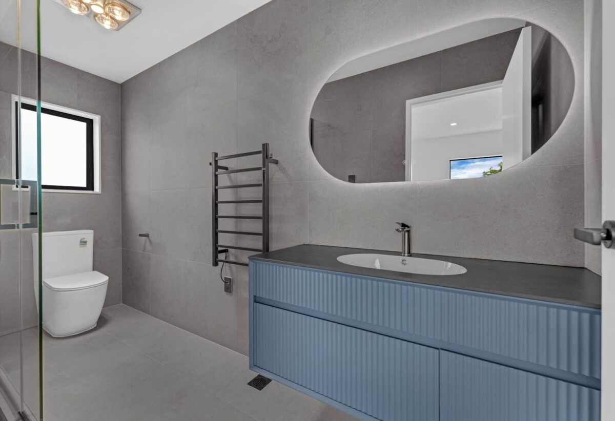 Vendor ready to deal, Brandnew 4 beds 2.5 baths home with car park, close to shops, schools, and motorway access, 135 Bremner Road, Karaka, Auckland