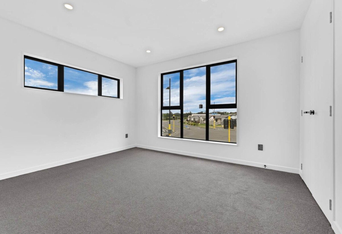 Vendor ready to deal, Brandnew 4 beds 2.5 baths home with car park, close to shops, schools, and motorway access, 135 Bremner Road, Karaka, Auckland