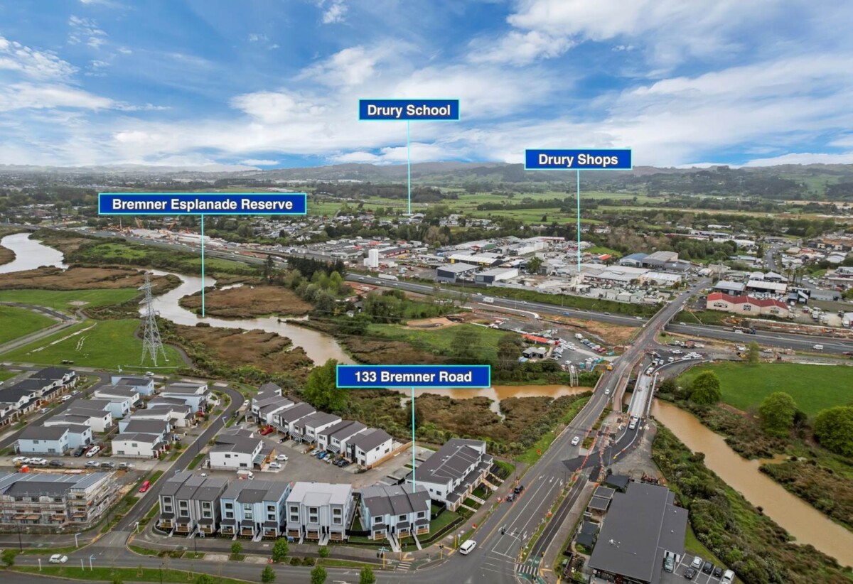 Vendor ready to deal, Brandnew 4 beds 2.5 baths home with car park, close to shops, schools, and motorway access, 135 Bremner Road, Karaka, Auckland