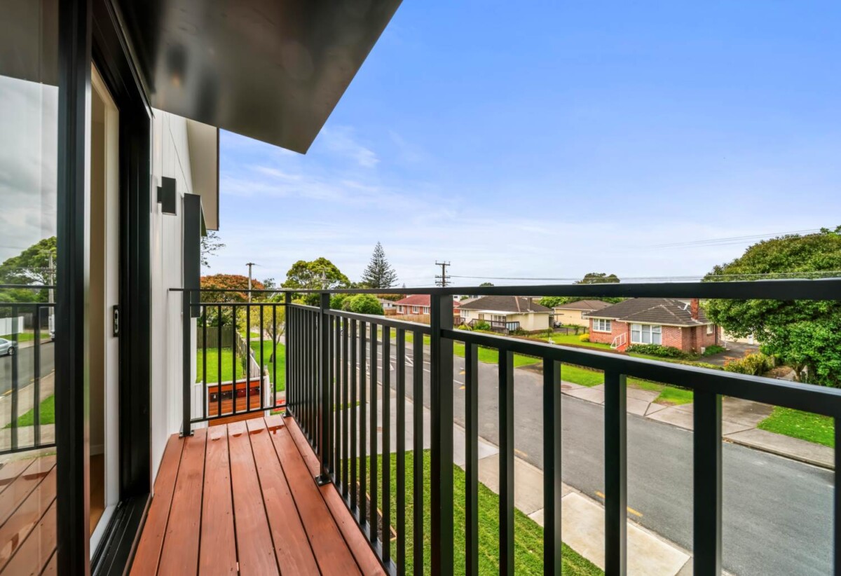 Brandnew standalone 3 beds 2.5 baths home with garage, 0.5 km to Matipo Road School, 0.6 km to Te Atatu Intermediate, Lot 1/49 Neil Avenue, Te Atatu Peninsula, Auckland
