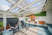 2 beds house with sun room and 3 carports, just a 2-minute leisurely stroll to the One Tree Hill Grand Dr gate, or walk to Royal Oak Shopping Centre. 4/91 Campbell Road, One Tree Hill, Auckland