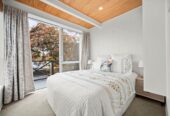 2 beds house with sun room and 3 carports, just a 2-minute leisurely stroll to the One Tree Hill Grand Dr gate, or walk to Royal Oak Shopping Centre. 4/91 Campbell Road, One Tree Hill, Auckland