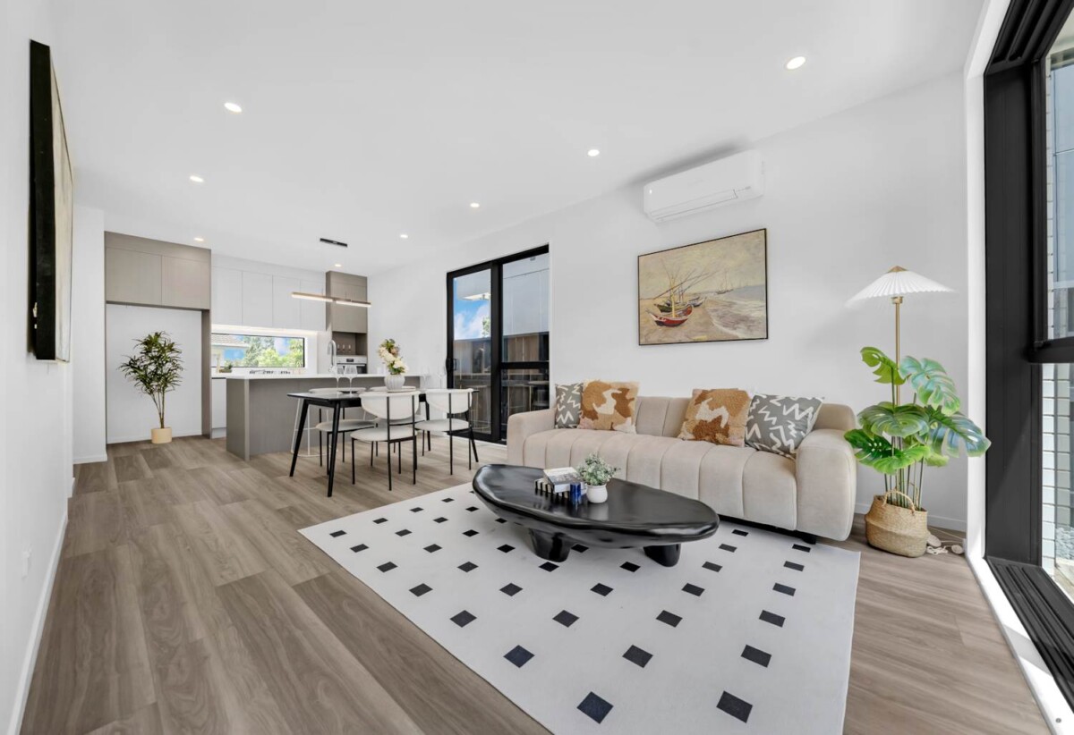 Move-in ready, brandnew 4 beds 2.5 bahs home with garage, close to schools, shopping centres, 0.5 km to Howick Primary School, 0.7 km to Howick Intermediate, 1.4 km to Pakuranga College, 24 Finnerty Avenue, Howick, Auckland