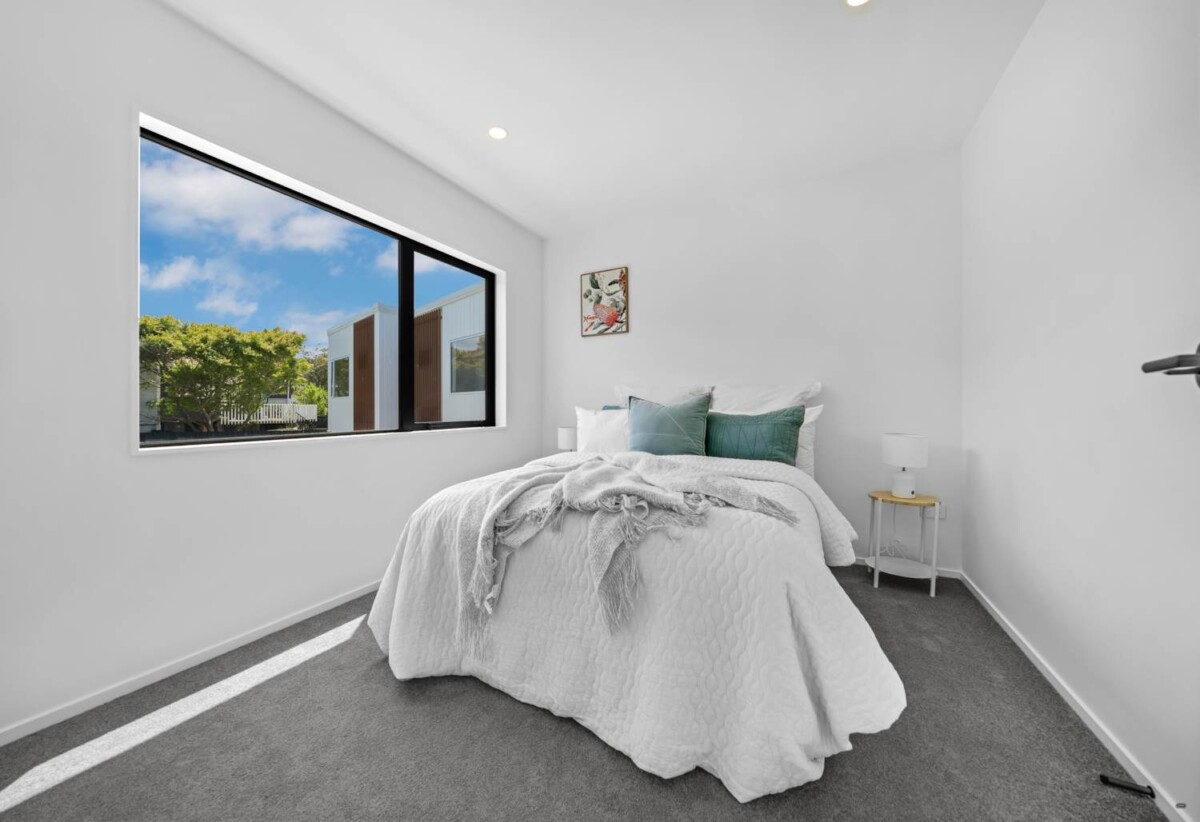 Move-in ready, brandnew 4 beds 2.5 bahs home with garage, close to schools, shopping centres, 0.5 km to Howick Primary School, 0.7 km to Howick Intermediate, 1.4 km to Pakuranga College, 24 Finnerty Avenue, Howick, Auckland