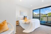 10-Year Master Builder Guarantee, move-in ready, brandnew 3 beds 3 baths home, walks to schools minutes to shopping centres, 2D Grove Lane, Pakuranga, Auckland