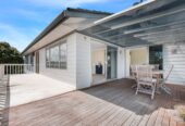 Botany Downs School zone, 4 beds house on 814m2 section, close to schools , shopping centres, 21 Kurnell Drive, Botany Downs, Auckland