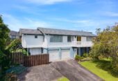 Botany Downs School zone, 4 beds house on 814m2 section, close to schools , shopping centres, 21 Kurnell Drive, Botany Downs, Auckland
