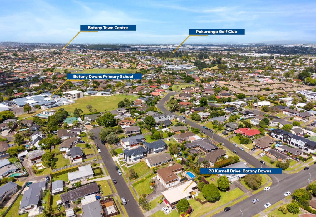 Botany Downs School zone, 4 beds house on 814m2 section, close to schools, shopping centres, 23 Kurnell Drive, Botany Downs, Auckland