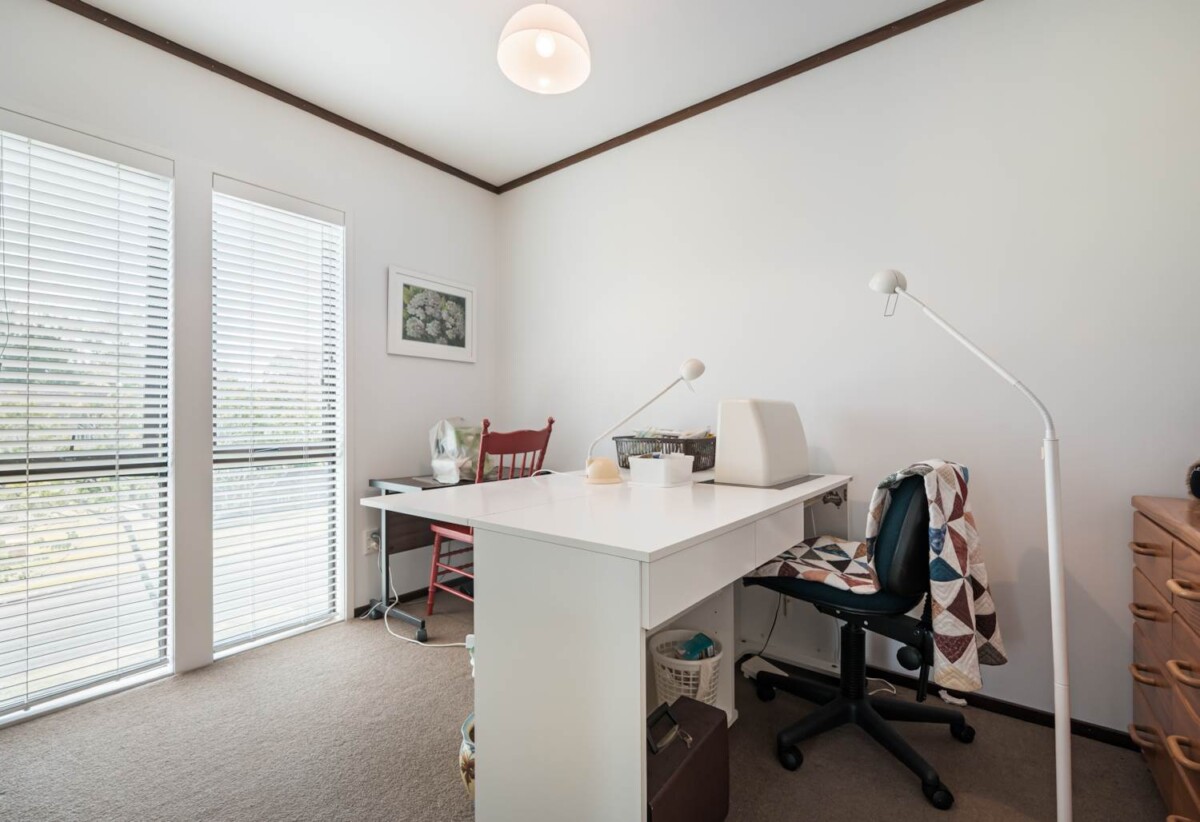 Botany Downs School zone, 4 beds house on 814m2 section, close to schools, shopping centres, 23 Kurnell Drive, Botany Downs, Auckland