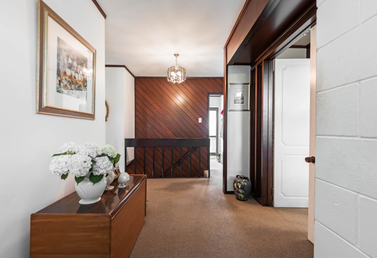 Botany Downs School zone, 4 beds house on 814m2 section, close to schools, shopping centres, 23 Kurnell Drive, Botany Downs, Auckland