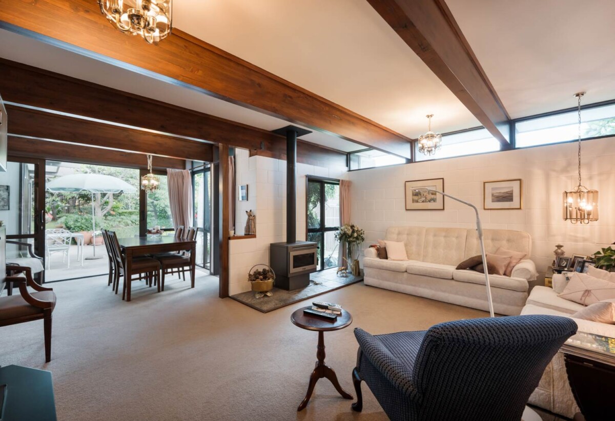 Botany Downs School zone, 4 beds house on 814m2 section, close to schools, shopping centres, 23 Kurnell Drive, Botany Downs, Auckland