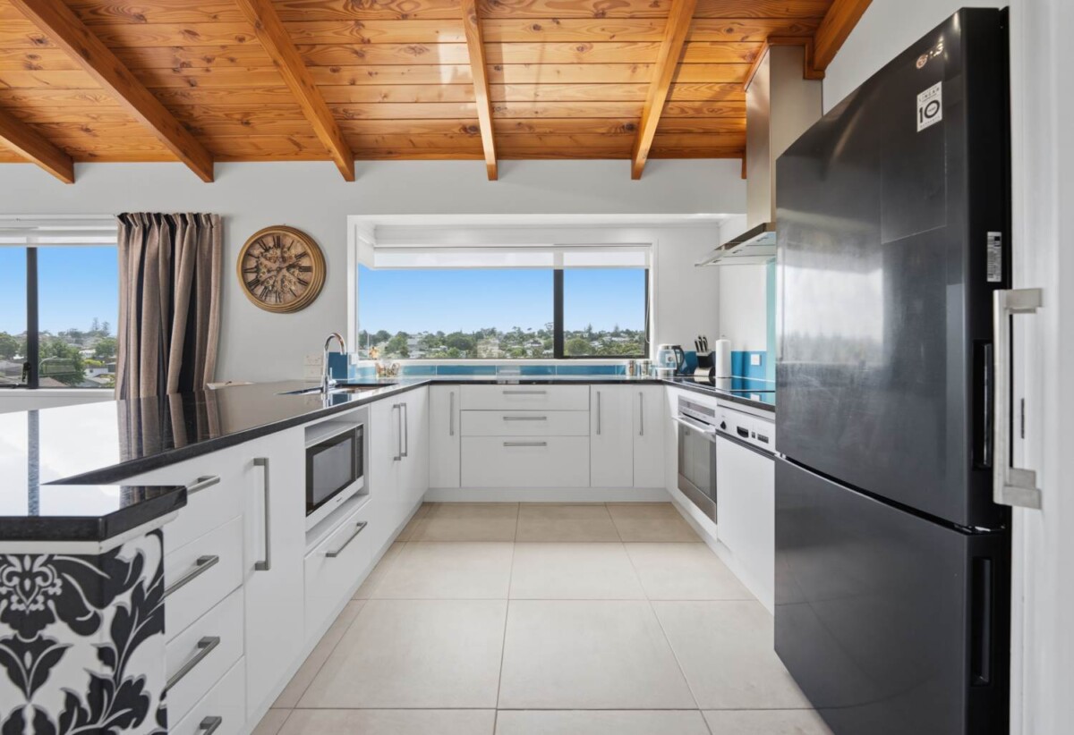 200m2 3 beds house on 554m2 section, with downstairs large rumpus room with its own kitchenette, close to schools, shops, beach, 72A Elliot Street, Howick, Auckland