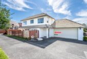 3 beds house on 319m2 section, 0.7 km to Botany Downs School, 178 Botany Road, Botany Downs, Auckland