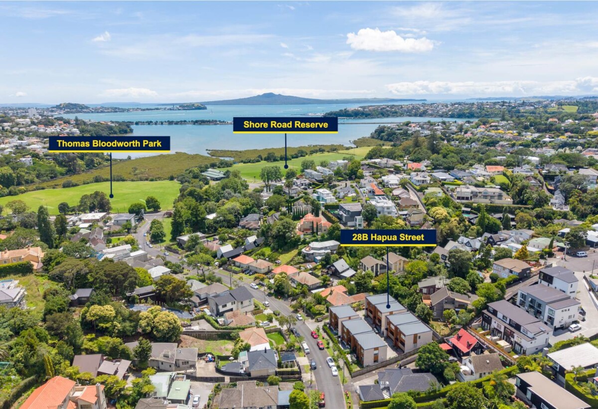 Double grammar schools zone, 219m2 Freehold 5 beds 4 baths home with double garage, 3 ensuites, 1.5 km to Epsom Girls’ Grammar School, 1.9 km to Auckland Grammar, 28B Hapua Street, Remuera, Auckland