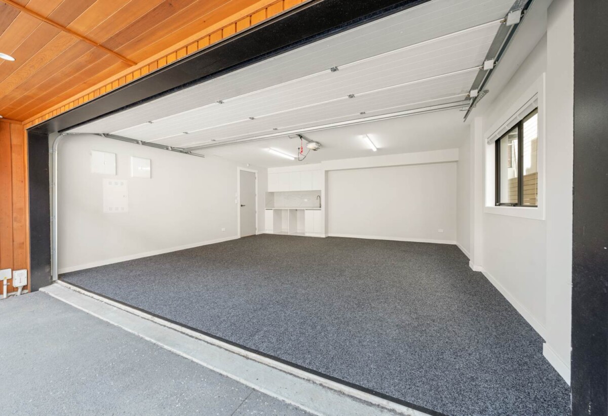 Double grammar schools zone, 219m2 Freehold 5 beds 4 baths home with double garage, 3 ensuites, 1.5 km to Epsom Girls’ Grammar School, 1.9 km to Auckland Grammar, 28B Hapua Street, Remuera, Auckland