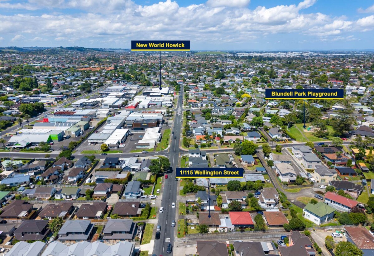 Brick and tile 2 beds home, close to Howick Village, schools, beach, 0.1 km to Owairoa School, 0.7 km to Howick Intermediate, 1.4 km to Howick College, 1/115 Wellington Street, Howick, Auckland