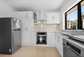 Brick and tile 2 beds home, close to Howick Village, schools, beach, 0.1 km to Owairoa School, 0.7 km to Howick Intermediate, 1.4 km to Howick College, 1/115 Wellington Street, Howick, Auckland