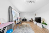 Brick and tile 2 beds home, close to Howick Village, schools, beach, 0.1 km to Owairoa School, 0.7 km to Howick Intermediate, 1.4 km to Howick College, 1/115 Wellington Street, Howick, Auckland