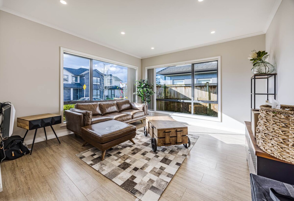 3 beds 2 baths house on 429m² section, double garage, close to schools, shops, motorway access, 18 Rauaruhe Road, Karaka, Auckland