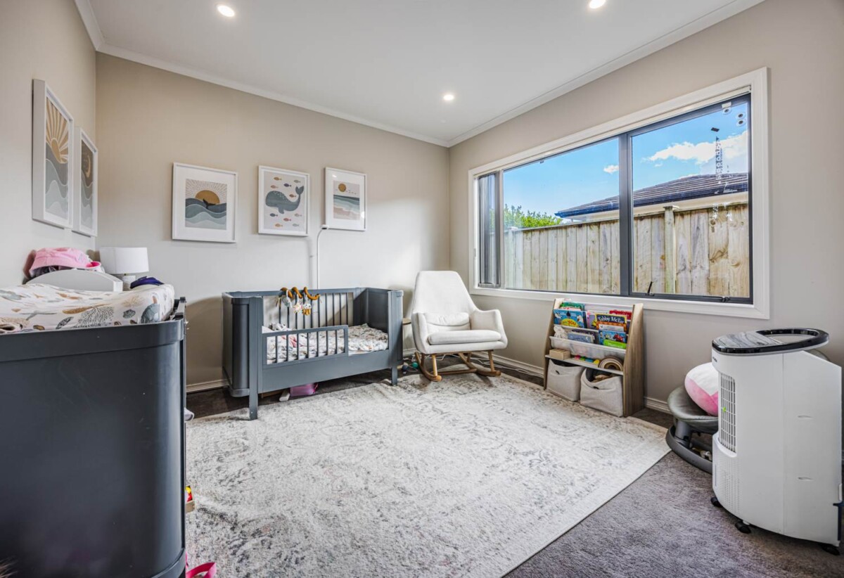3 beds 2 baths house on 429m² section, double garage, close to schools, shops, motorway access, 18 Rauaruhe Road, Karaka, Auckland