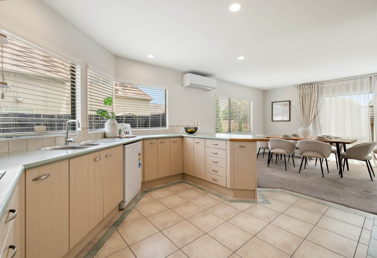 Once in 9 years, Fletcher-Built 3 beds 2.5 bath house on 314m2 section, 0.8 km to Botany Downs Secondary College and Willowbank School (Howick), 19D Claremont Way, East Tamaki Heights, Auckland