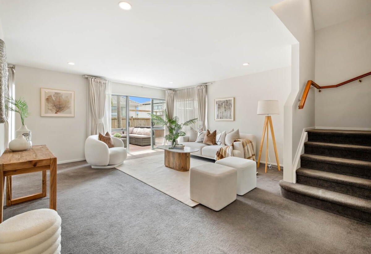 Once in 9 years, Fletcher-Built 3 beds 2.5 bath house on 314m2 section, 0.8 km to Botany Downs Secondary College and Willowbank School (Howick), 19D Claremont Way, East Tamaki Heights, Auckland