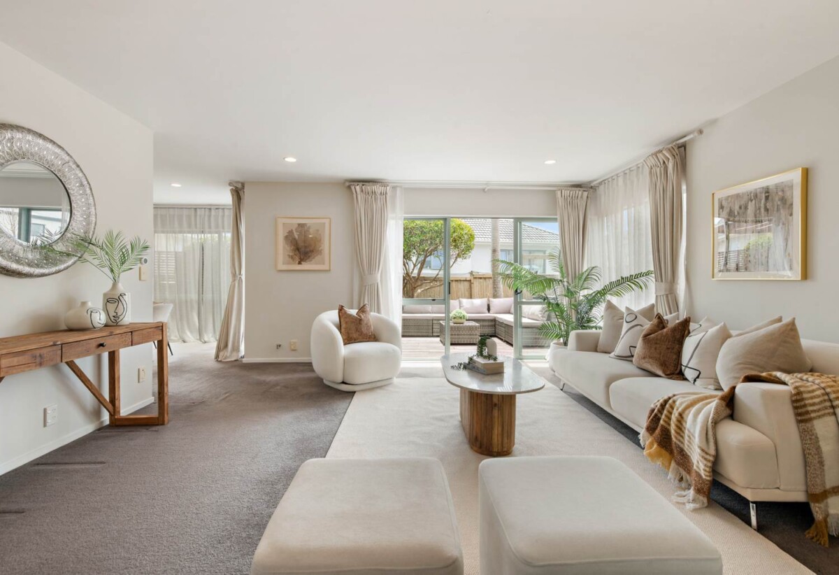 Once in 9 years, Fletcher-Built 3 beds 2.5 bath house on 314m2 section, 0.8 km to Botany Downs Secondary College and Willowbank School (Howick), 19D Claremont Way, East Tamaki Heights, Auckland