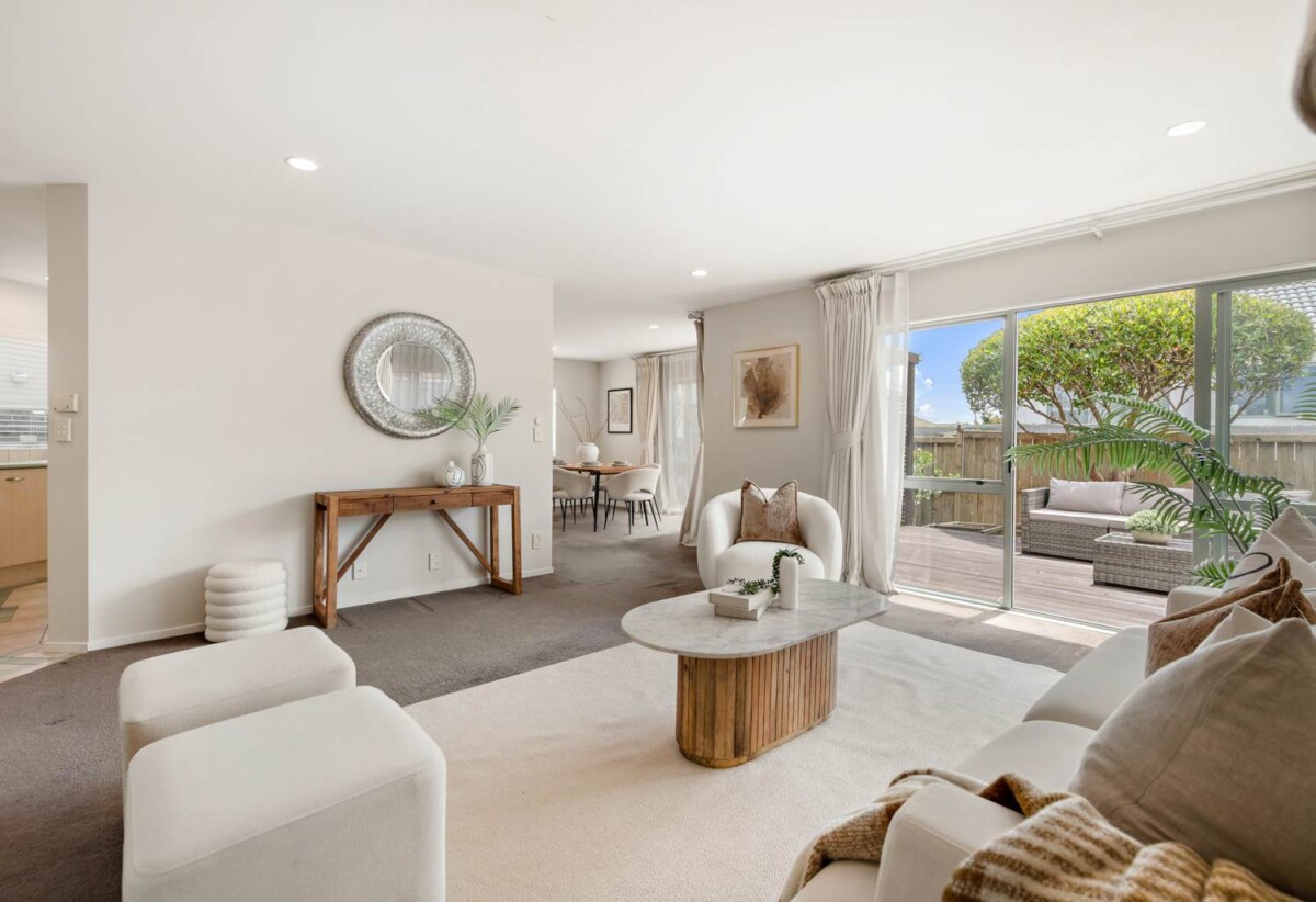 Once in 9 years, Fletcher-Built 3 beds 2.5 bath house on 314m2 section, 0.8 km to Botany Downs Secondary College and Willowbank School (Howick), 19D Claremont Way, East Tamaki Heights, Auckland