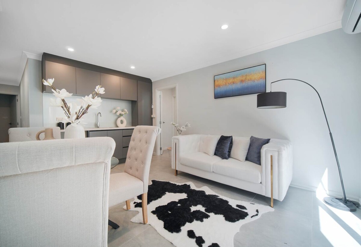 Ormiston school zone, 380m2 8 bedshouse on 401m2 section, with 3 beds granny and 1-bed granny, 14 Castlebane Lane, Flat Bush, Auckland