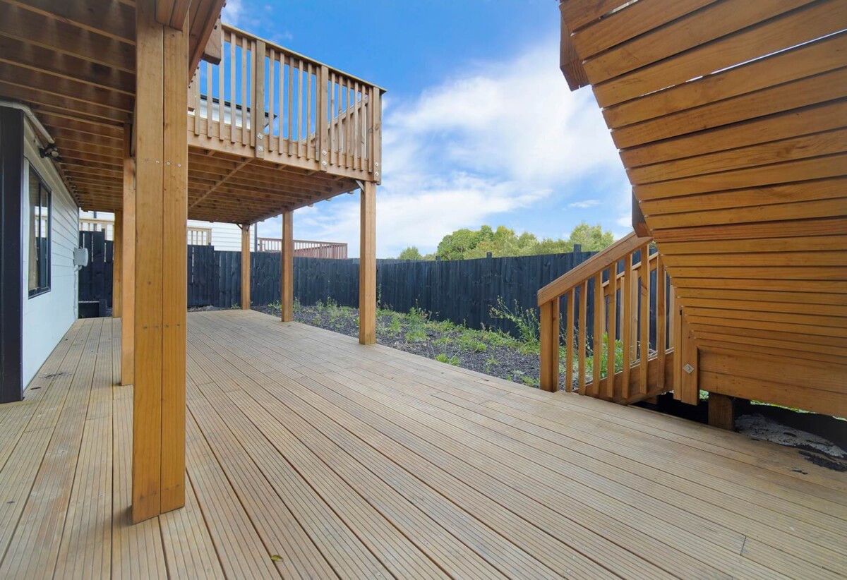 Ormiston school zone, 380m2 8 bedshouse on 401m2 section, with 3 beds granny and 1-bed granny, 14 Castlebane Lane, Flat Bush, Auckland
