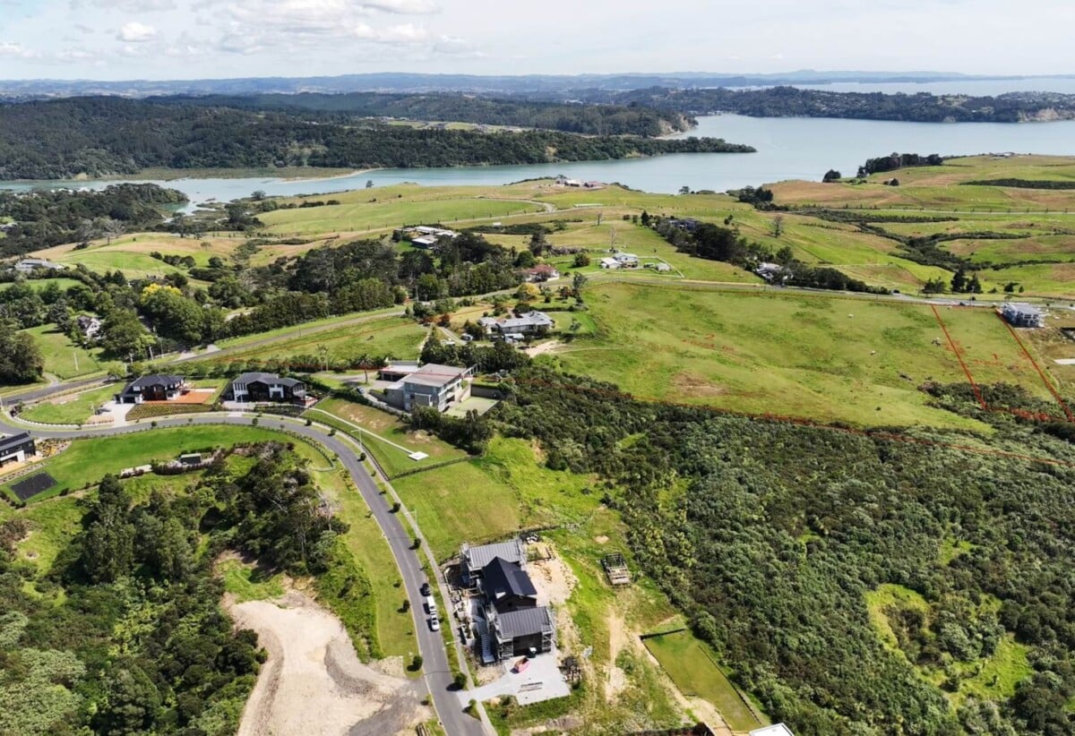 4.47ha land, supported by a concept subdivision for 14 residential lots of around 600 sqm, together with 8 large-lot sites exceeding 2,000 sqm each, 168 & 190 Vaughans Road, Long Bay, Auckland