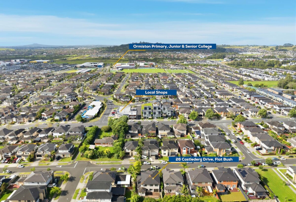 Vendors have relocated and want it sold, Walks to Ormiston school, 6 beds house on 425 m2 with 2 beds granny, 26 Castlederg Drive, Flat Bush, Auckland
