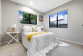 Vendors have relocated and want it sold, Walks to Ormiston school, 6 beds house on 425 m2 with 2 beds granny, 26 Castlederg Drive, Flat Bush, Auckland