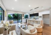 Vendors have relocated and want it sold, Walks to Ormiston school, 6 beds house on 425 m2 with 2 beds granny, 26 Castlederg Drive, Flat Bush, Auckland