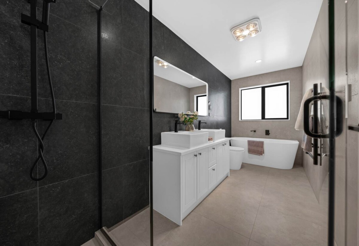 Brandnew 6 beds 5.5 baths house on 401m2 section, with 2 beds granny, 0.4 km to Mangapikopiko School, 1.4 km to Rosehill Intermediate, 1.6 km to Rosehill College, 26 Seagreen Avenue, Karaka, Auckland