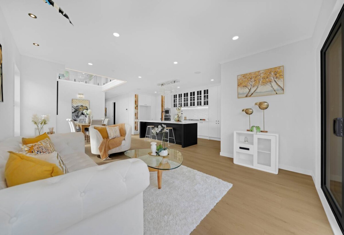 Brandnew 6 beds 5.5 baths house on 401m2 section, with 2 beds granny, 0.4 km to Mangapikopiko School, 1.4 km to Rosehill Intermediate, 1.6 km to Rosehill College, 26 Seagreen Avenue, Karaka, Auckland