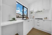 Brandnew 6 beds 5.5 baths house on 401m2 section, with 2 beds granny, 0.4 km to Mangapikopiko School, 1.4 km to Rosehill Intermediate, 1.6 km to Rosehill College, 26 Seagreen Avenue, Karaka, Auckland