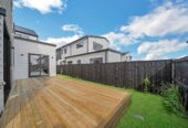 Brandnew 6 beds 5.5 baths house on 401m2 section, with 2 beds granny, 0.4 km to Mangapikopiko School, 1.4 km to Rosehill Intermediate, 1.6 km to Rosehill College, 26 Seagreen Avenue, Karaka, Auckland