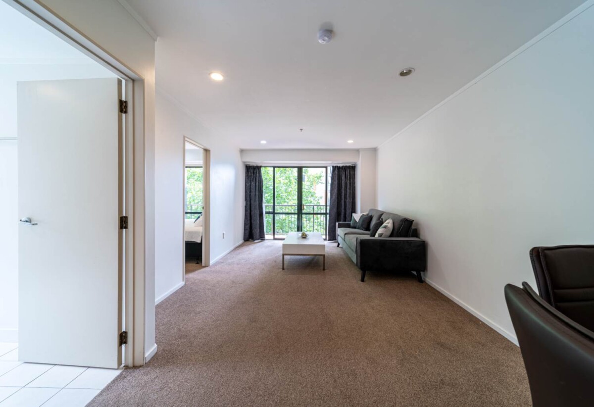 Auckland Grammar, Auckland Girls’ Grammar School zone, freehold 2 beds 1 bath apartment with 1 car park, 2A/6 Whitaker Place, Grafton, Auckland