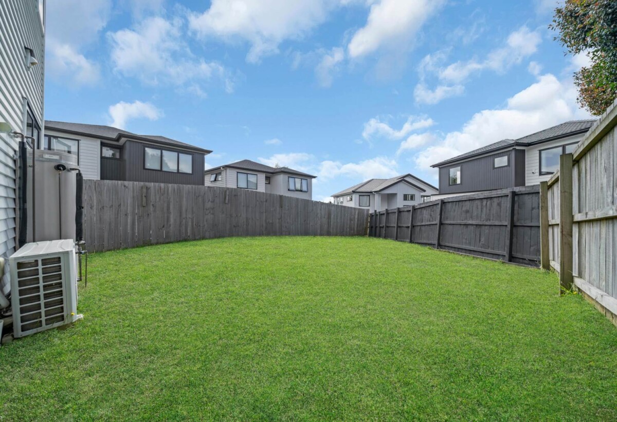 121m2 3 beds home on 164m2 section, with garage and big backyard, close to schools, shopping centres, parks, motorway access, 22B Tui Crescent, Manurewa, Auckland