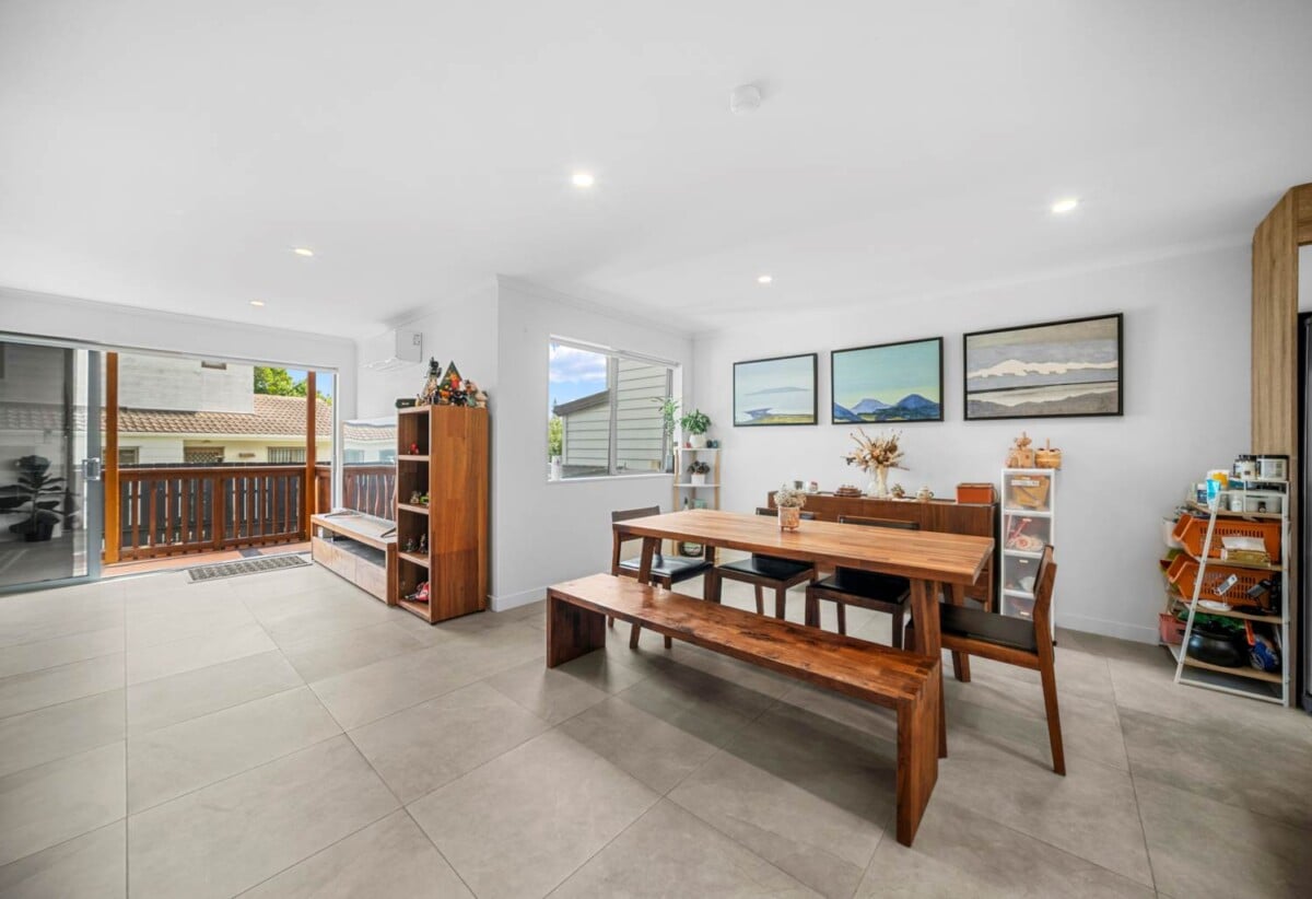 Double Westlake Zone, standalone 4 beds house with garage and backyard, close to supermarket, schools, motorway access, 6/11 Celeste Place, Totara Vale, Auckland