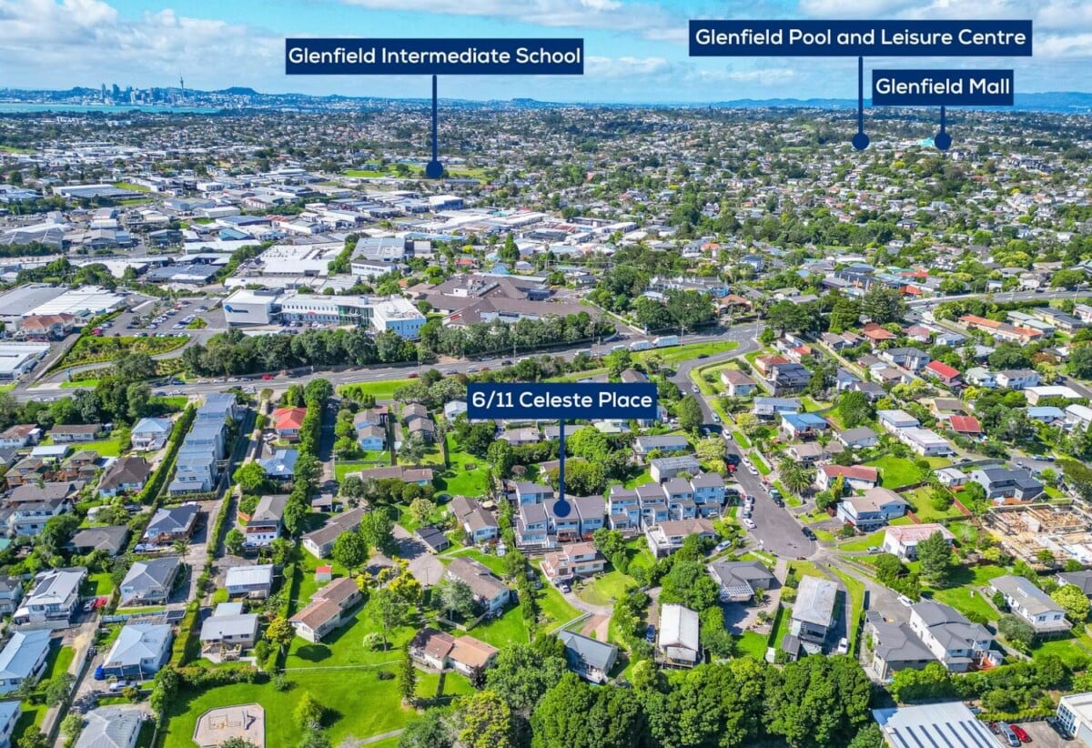 Double Westlake Zone, standalone 4 beds house with garage and backyard, close to supermarket, schools, motorway access, 6/11 Celeste Place, Totara Vale, Auckland