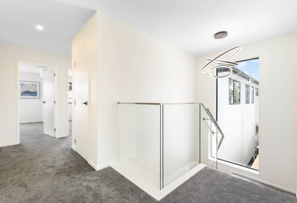 Move-in ready, 162m2 brandnew standalone 5 beds house on 213m2 section, close to schools shopping centres, motorway access, 2B Patrice Place, Massey, Auckland