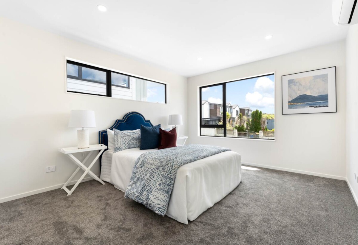 Move-in ready, 162m2 brandnew standalone 5 beds house on 213m2 section, close to schools shopping centres, motorway access, 2B Patrice Place, Massey, Auckland