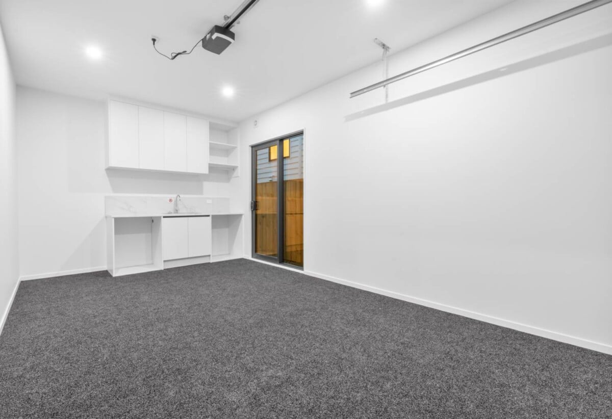 Move-in ready, brandnew standalone 4 beds house, close to schools shopping centres, motorway access, 2A Patrice Place, Massey, Auckland