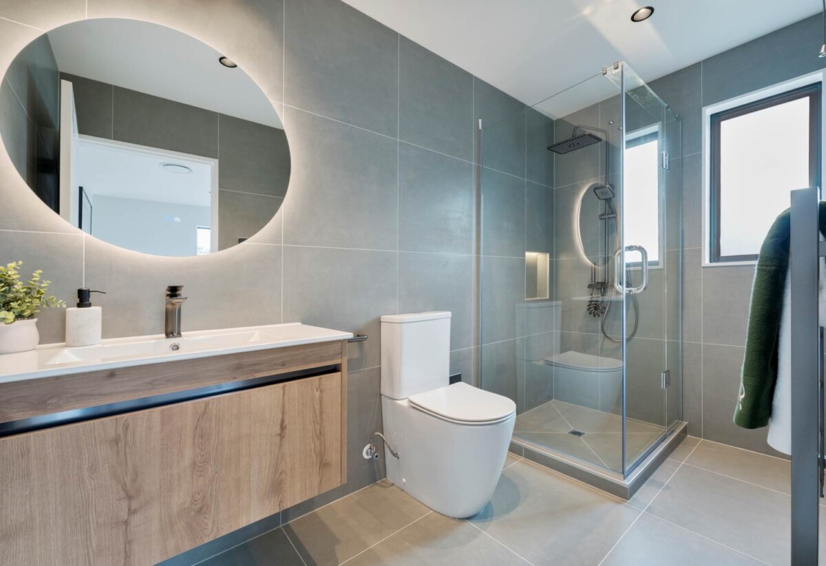 10 Years Master Build, brandnew 5 bed 3.5 baths house with garage and 2 ensuites, 0.4 km to Mangapikopiko School, 1.4 km to Rosehill Intermediate, 1.6 km to Rosehill College, 19 Taipahitini Road, Karaka, Auckland